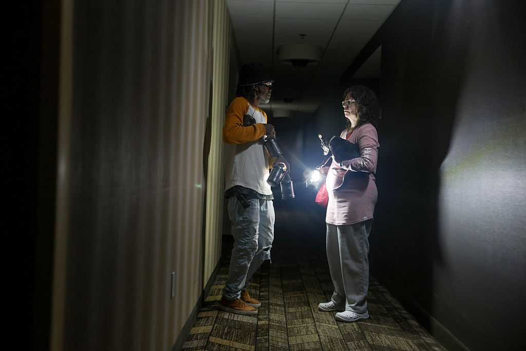 Hundreds of thousands without power after Isaias slams the Florida Panhandle and Alabama