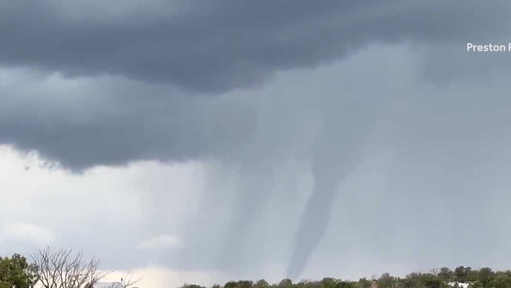 Funnel cloud forms east of Albuquerque