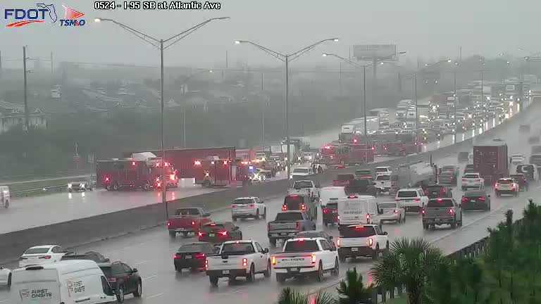 Tractor-trailer crash blocks lanes on I-95 South in Palm Beach County