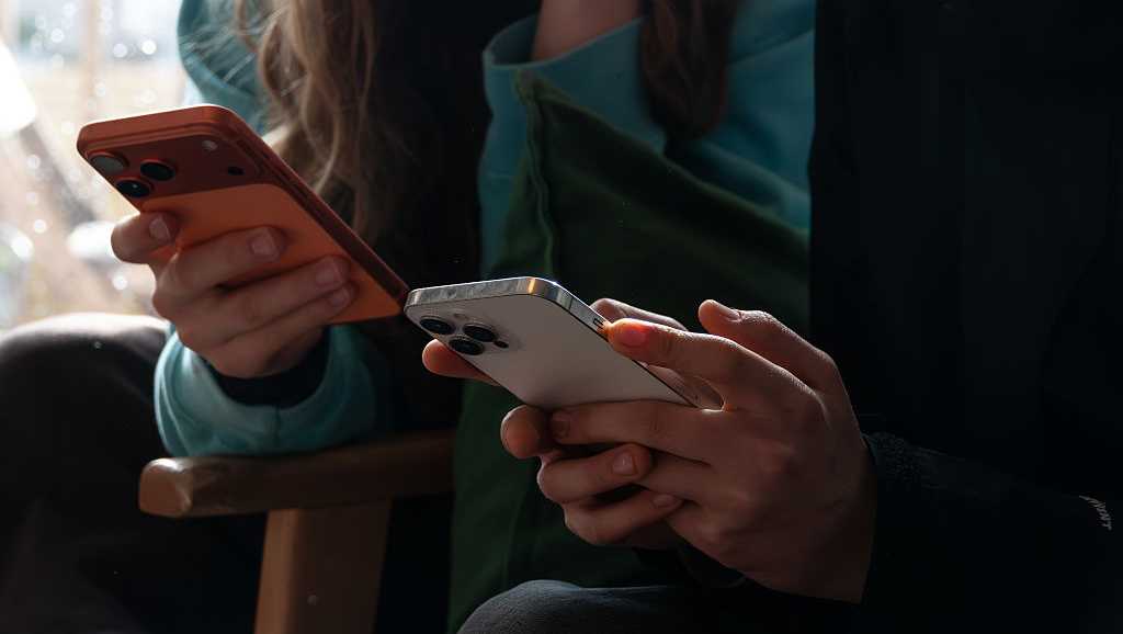 Research shows more kids turning to chatbots for help during a crisis ...