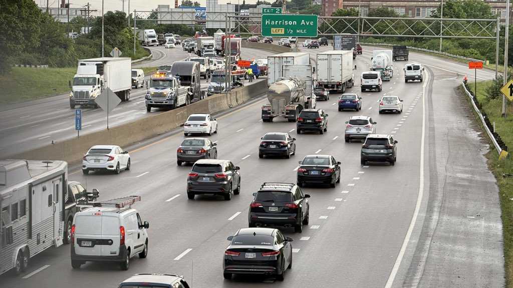 All lanes reopened on I-75 after overturned semi cab, debris cleared ...