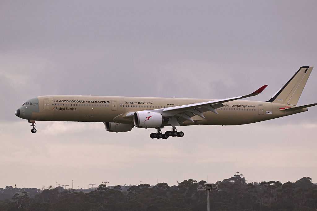 New plane breaks record with 24-hour nonstop flight from Australia to France