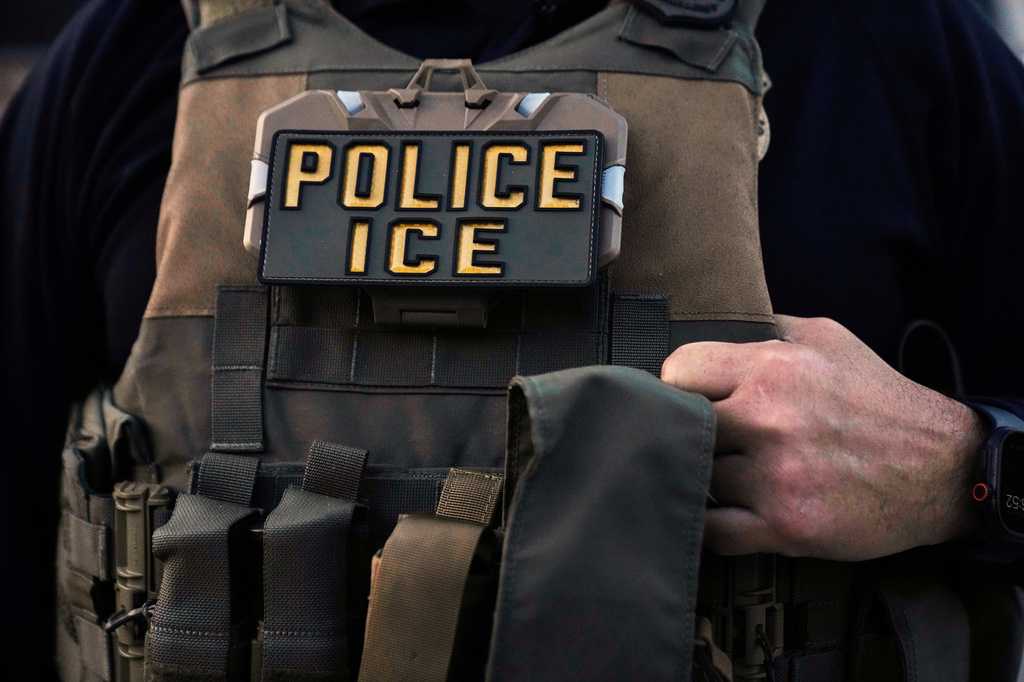 Former private prison executive David Venturella will become ICE's acting leader