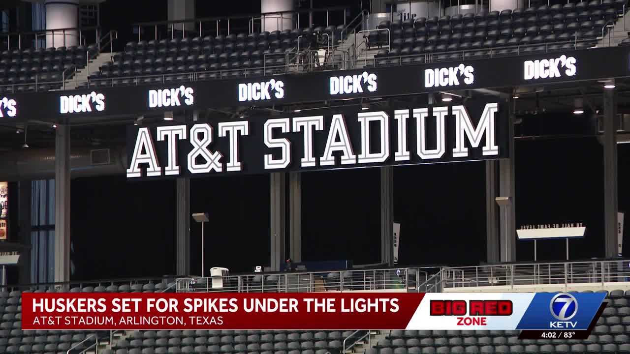 Husker volleyball defeats Gators during historic match at AT&T Stadium