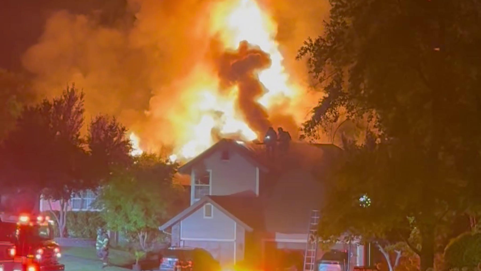 Video | Massive flames shoot out of Folsom house fire