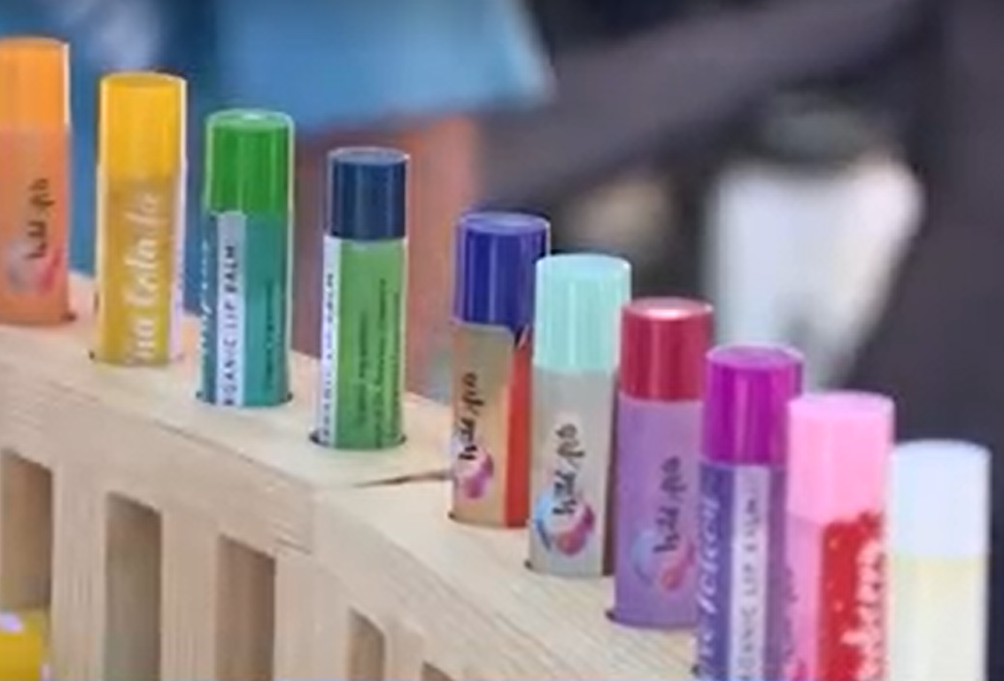 Young entrepreneurs’ sale gets them ready for Earth Day