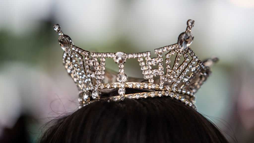 Miss North Carolina Brittany Boltinhouse Crowned New Queen and Oklahoma Grandmother Goes Viral - News Directory 3