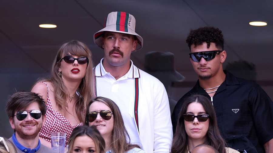 Taylor Swift and Travis Kelce gallery