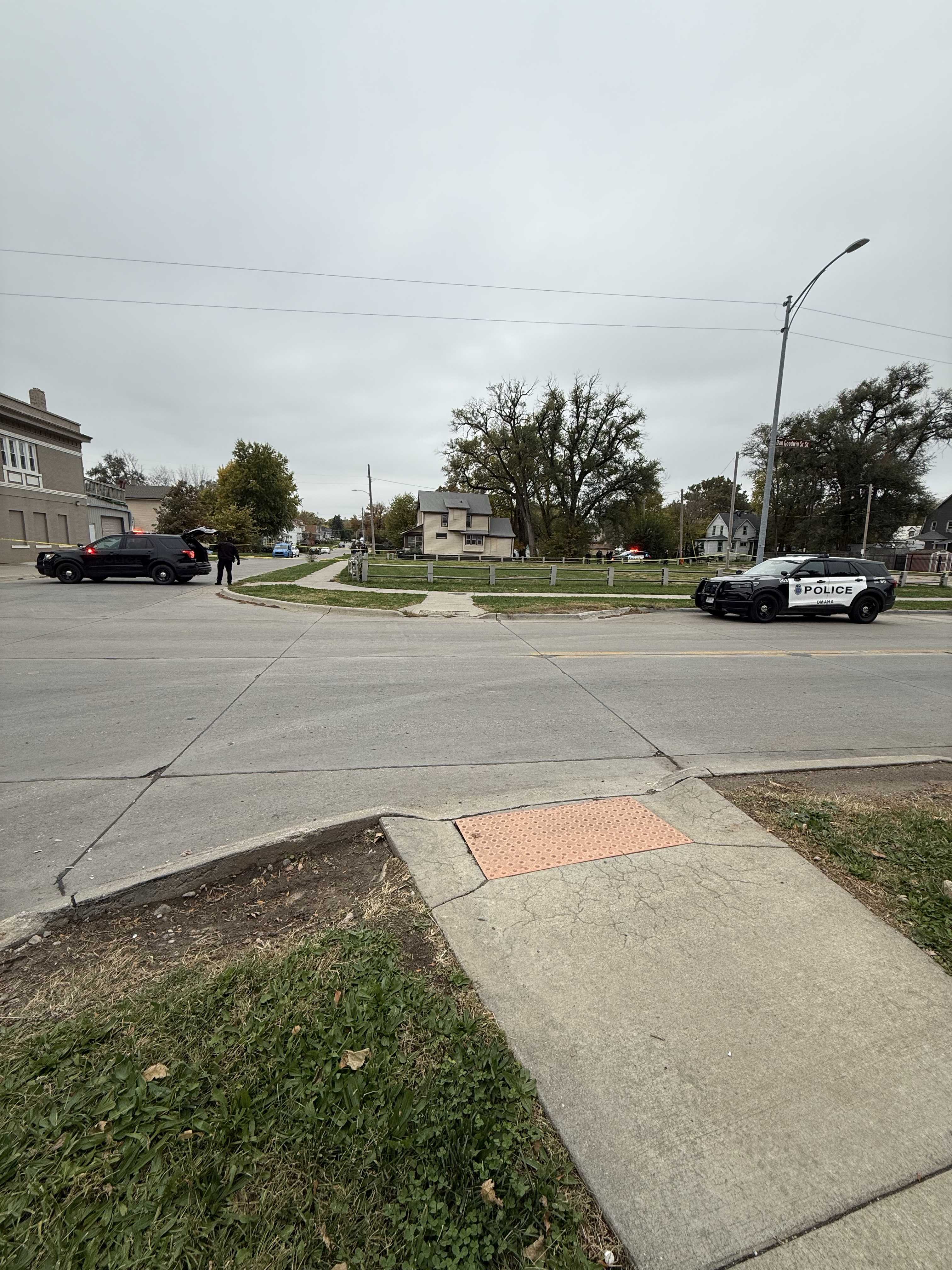 Omaha police investigate shooting involving an officer