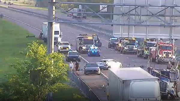 Six-vehicle crash closes southbound lanes of I-95 in Cocoa