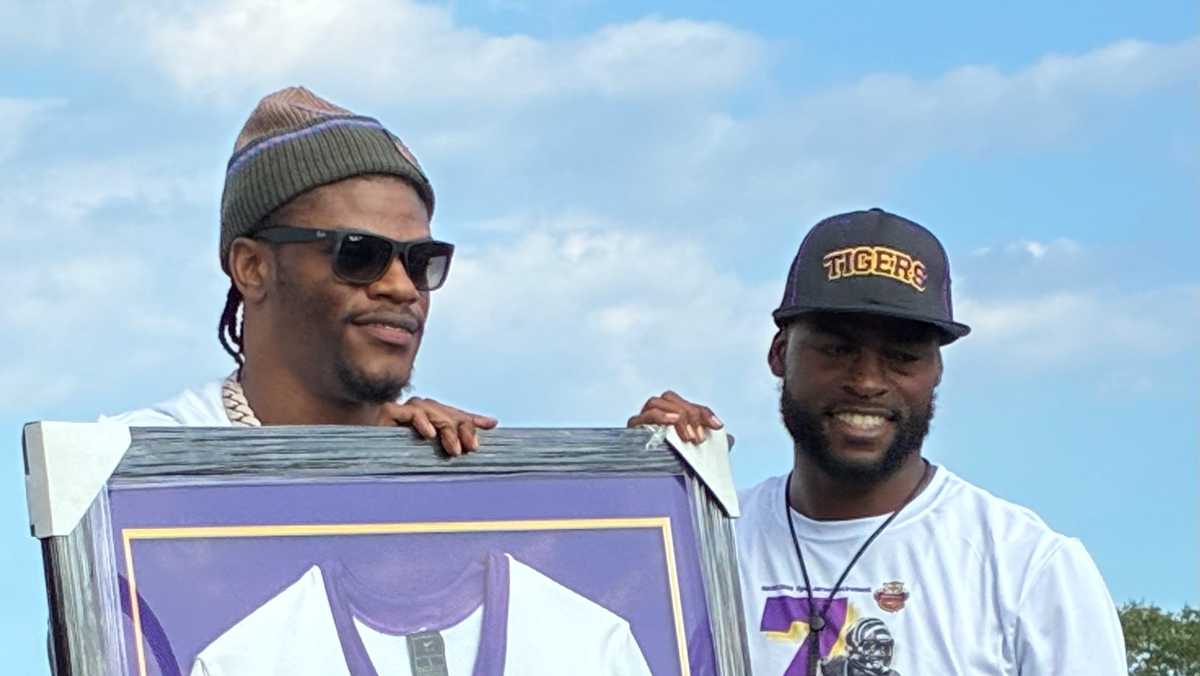 Lamar Jackson celebrated with jersey retirement and road renaming at Boynton Beach High School
