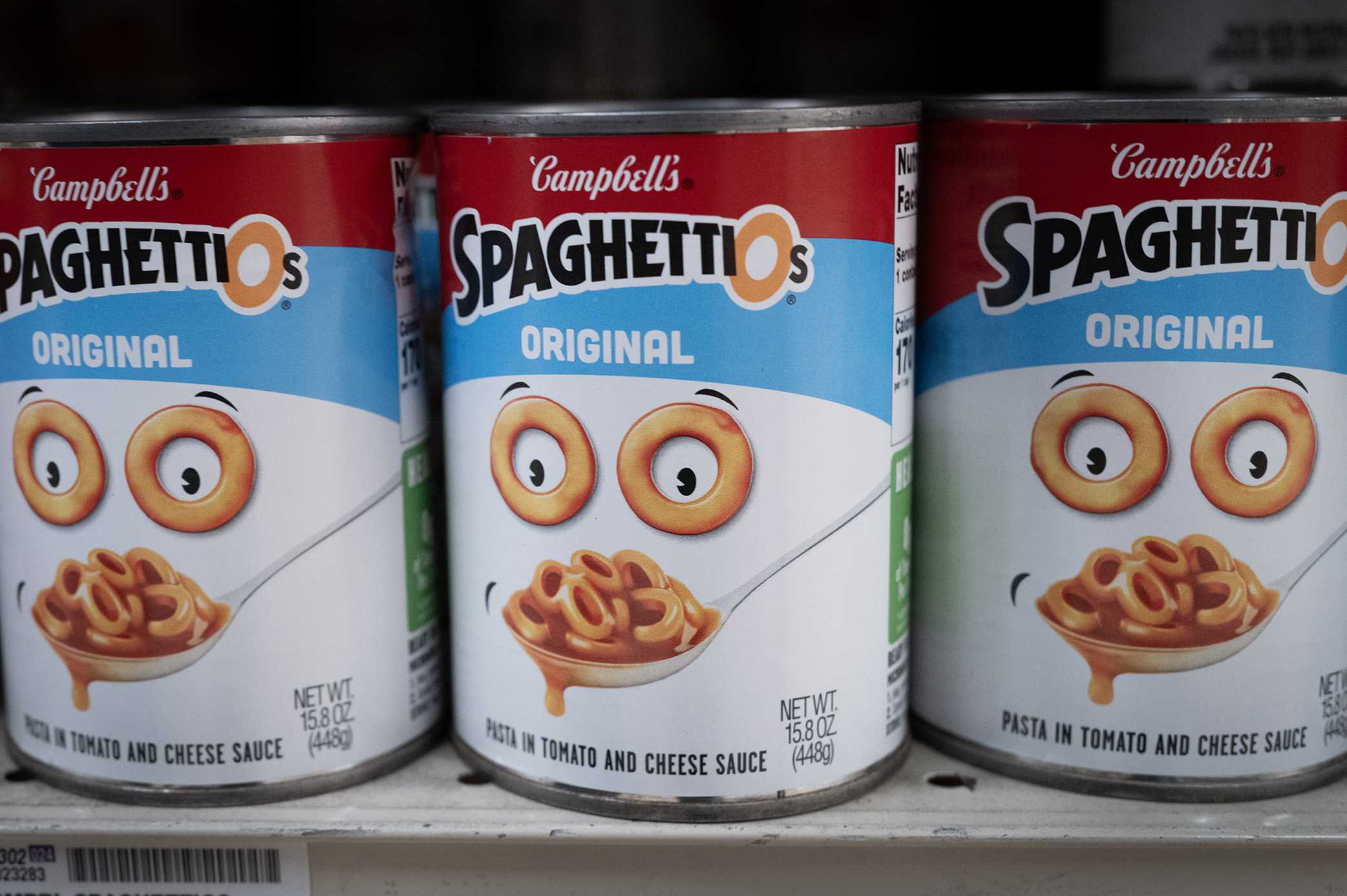 Woman claims she found worms moving in her daughter's SpaghettiOs, lawsuit says