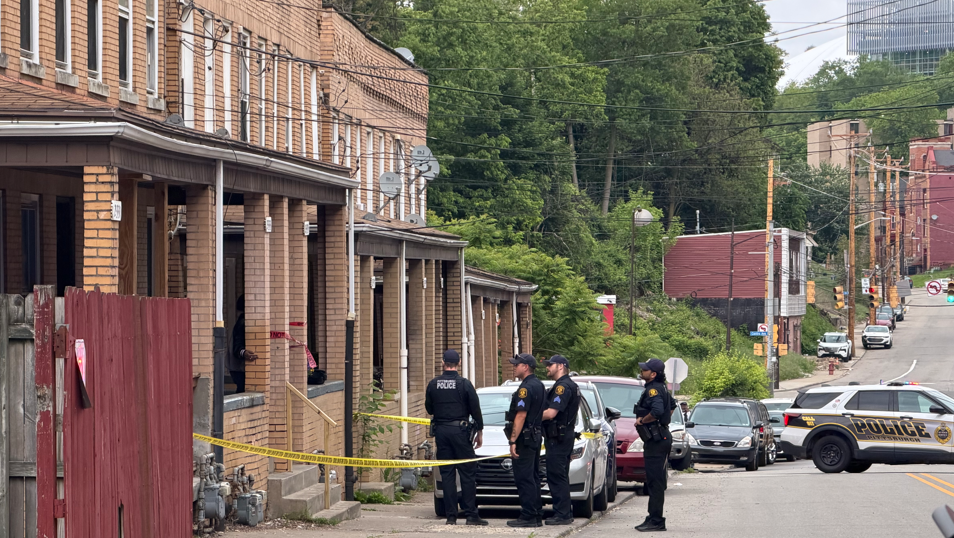 Arrest warrant issued after man stabbed multiple times in Pittsburgh
