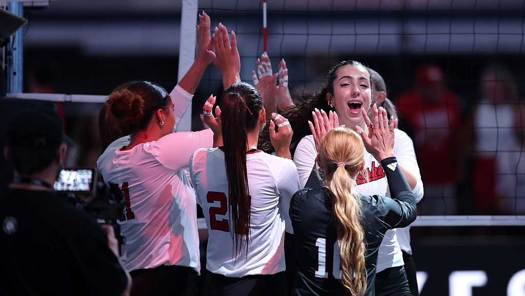 Husker volleyball blows past Mustangs to win 'Spikes Under the Lights' championship