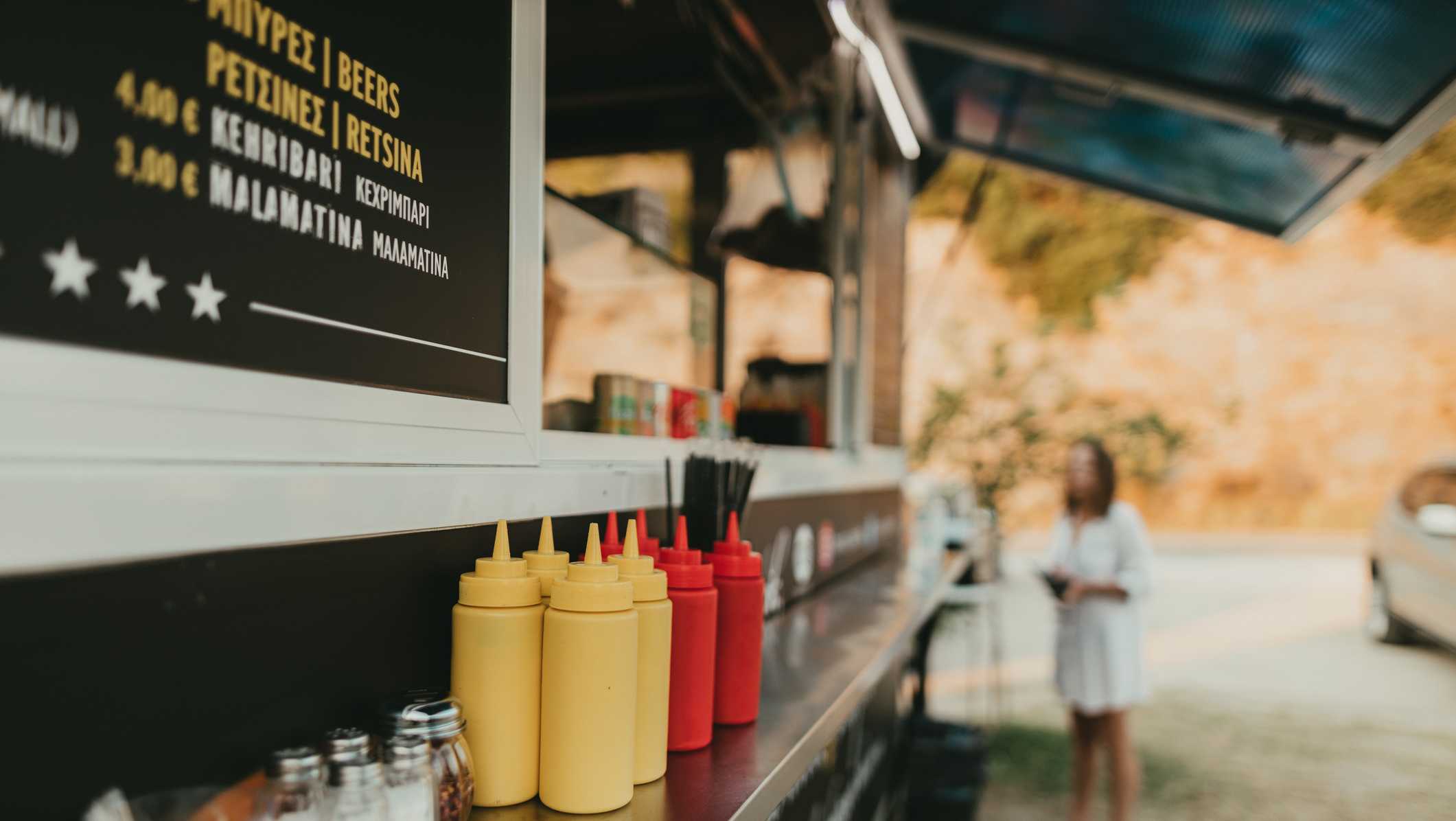 'Hitting 120, 125 degrees': Local food truck workers endure extreme heat