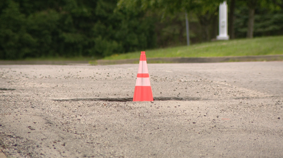 Pothole problem at Pittsburgh Mills may be at the end of the road