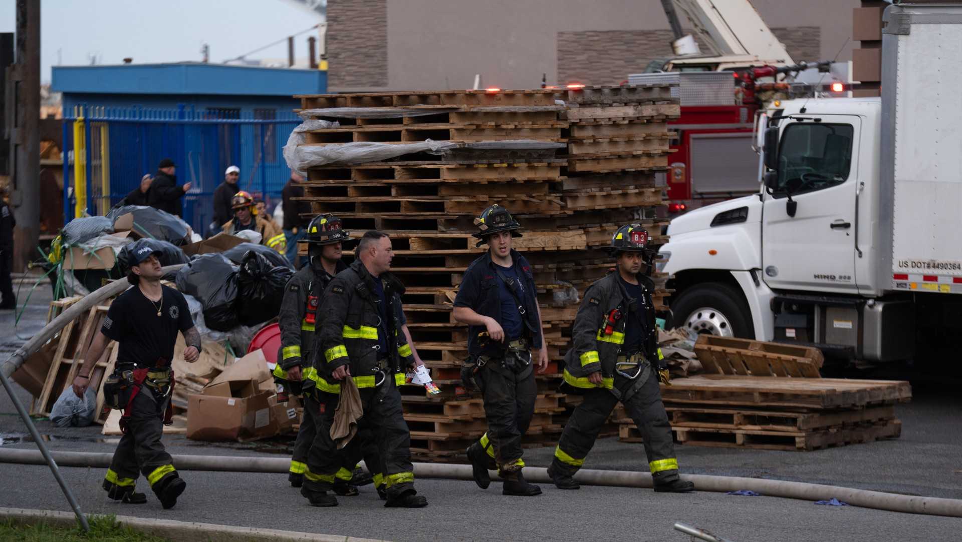 Explosion at NYC shipyard kills 1, injures 36