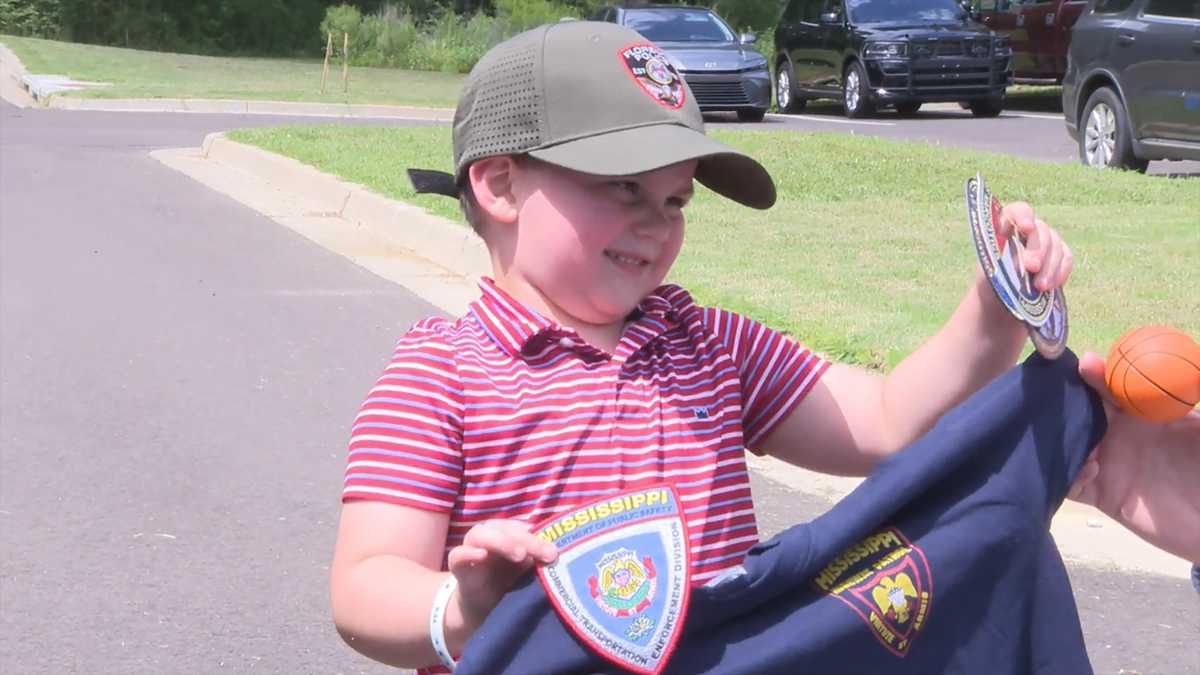 Mississippi boy, 4, collects patch from deputy shot in Mt. Olive traffic stop