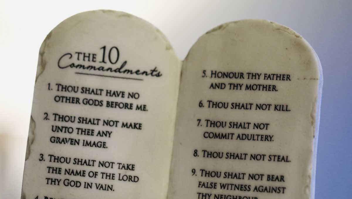 Alabama schools to display Ten Commandments under new law