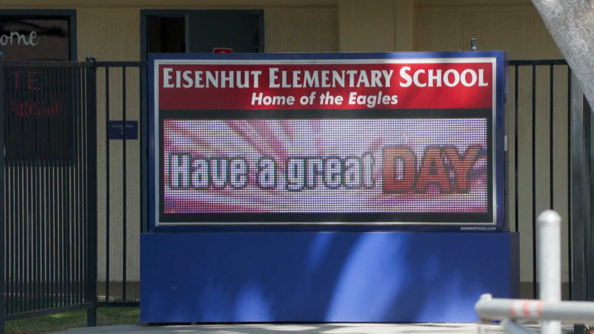 3 children, 1 adult hit by car on their way to a Modesto school