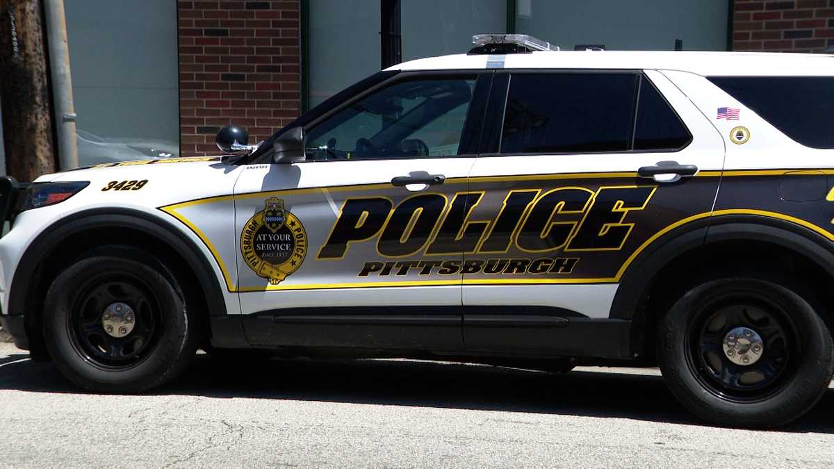 3-vehicle crash causes damage and gas leak on Sawmill Run Boulevard