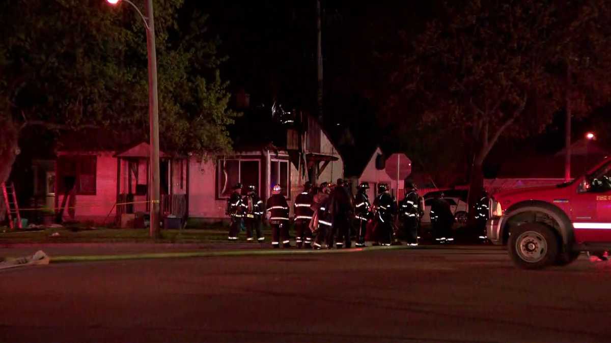 1 person rescued from Friday night house fire in Milwaukee