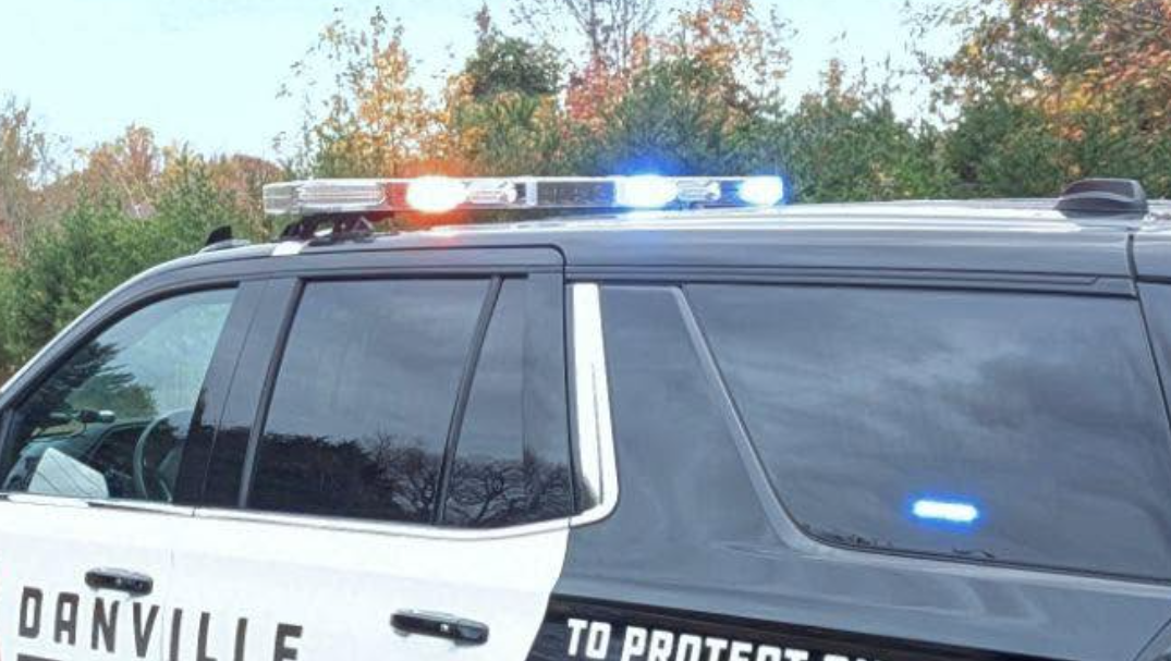 Apartment shooting leaves toddler hospitalized, suspects at large: Police