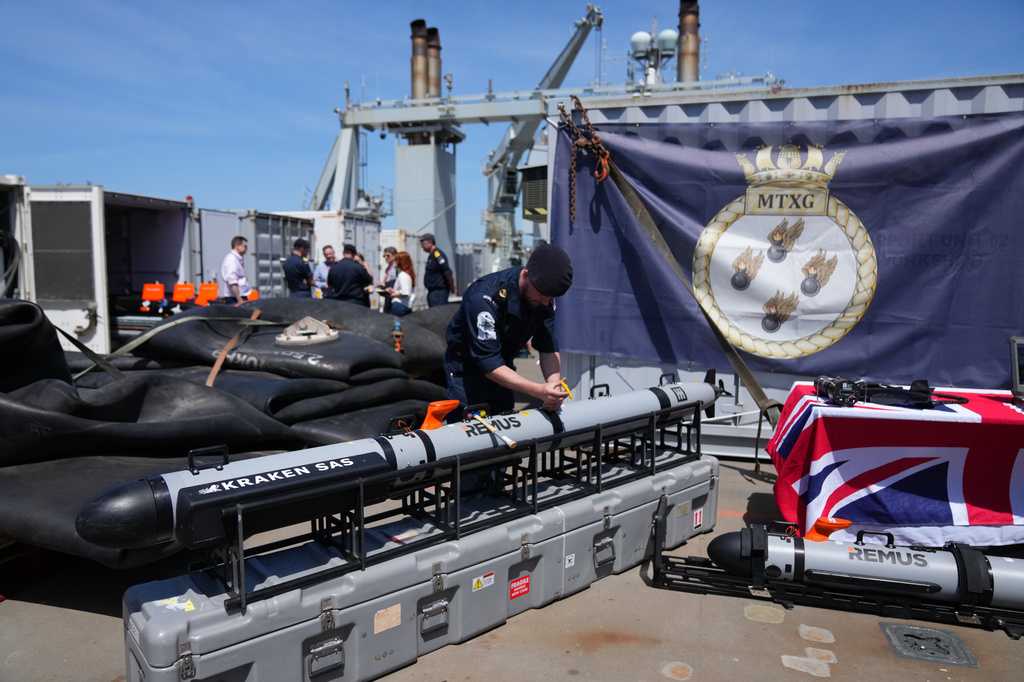 wmtw.com - EMMA BURROWS - Britain's navy prepares to clear mines in the Strait of Hormuz