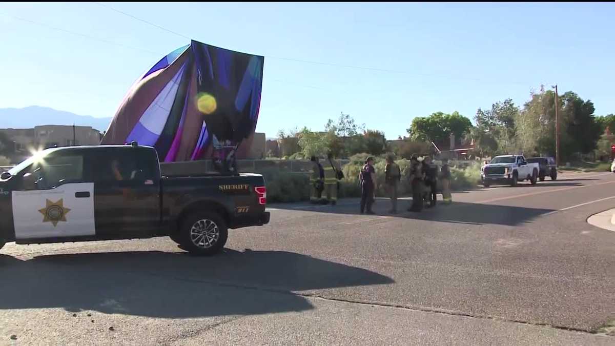Balloon comes into contact with power lines in NE Albuquerque