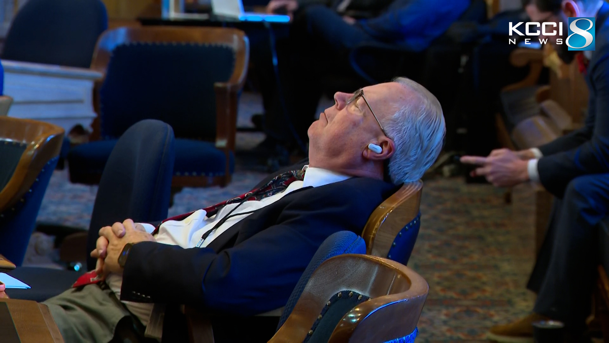PHOTOS: Lawmakers wrap up 2026 legislative session after marathon final day at Iowa Statehouse
