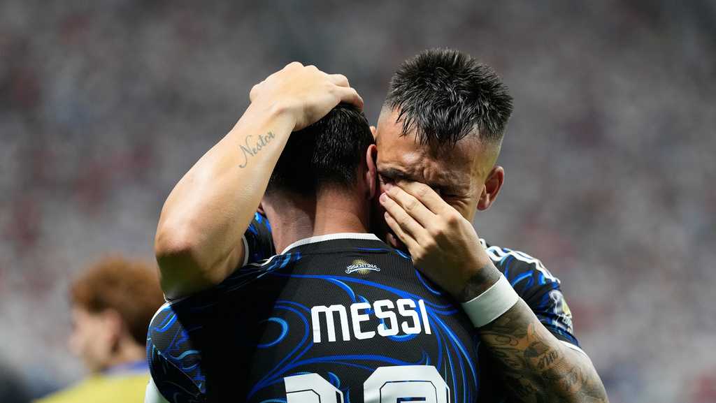 Defending champion Argentina reaches World Cup final by beating England 2-1