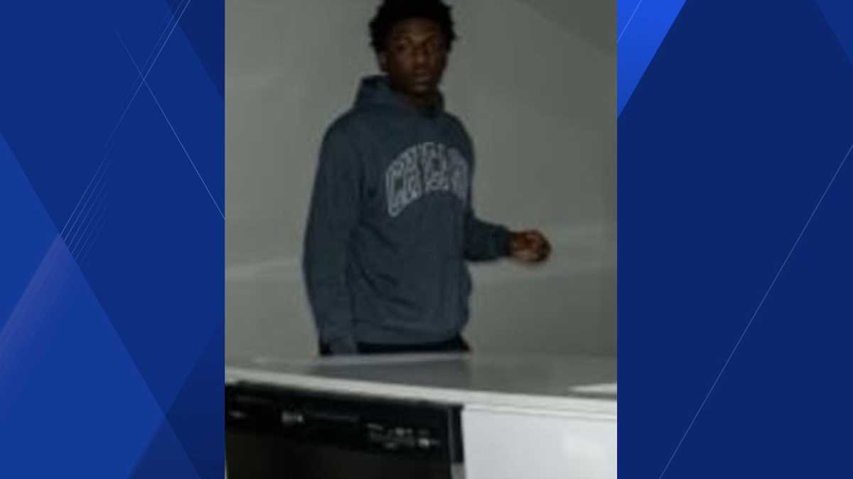 Suspect sought in connection with Lehigh Acres home burglary on Savanna ...