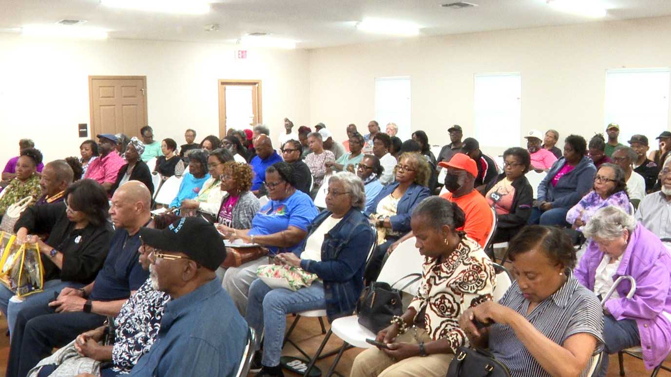 Jackson police chief hosts community meeting to address public safety concerns