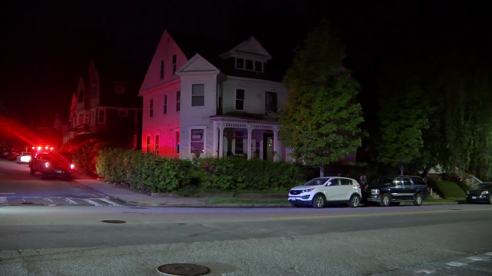 Barefoot woman who ran into burning building arrested, 5 injured in Worcester fire
