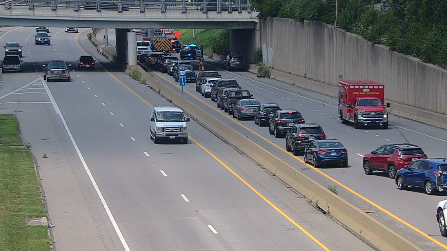 WB Norwood Lateral shut down due a crash