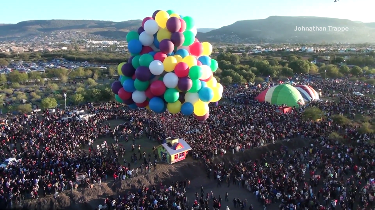 Cluster balloonist set to debut at Balloon Fiesta