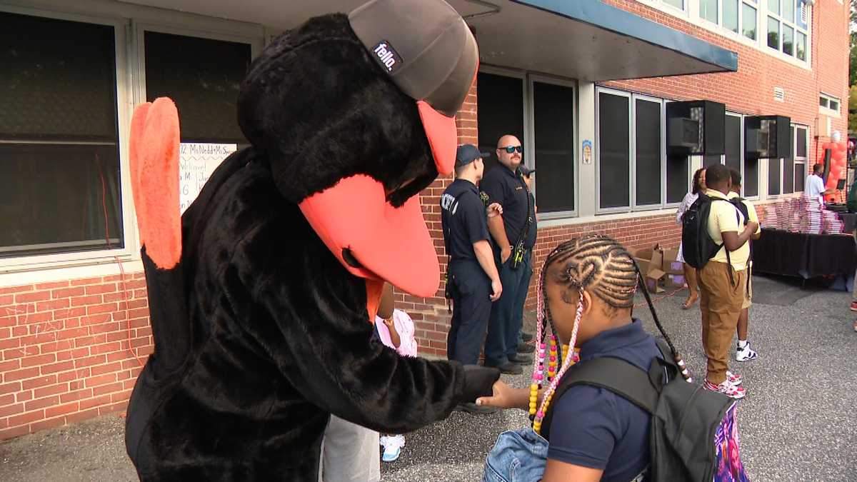 Orioles help welcome students back to school in Baltimore