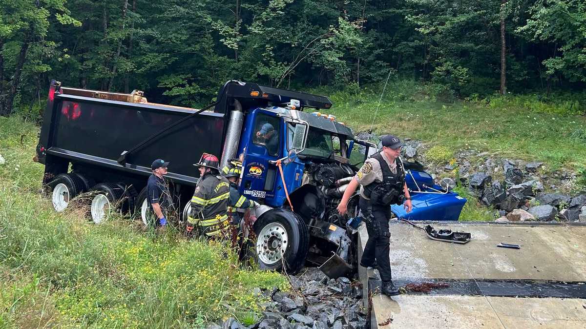 Police: Speeding dump truck crashes after passing tractor trailer in New Sharon