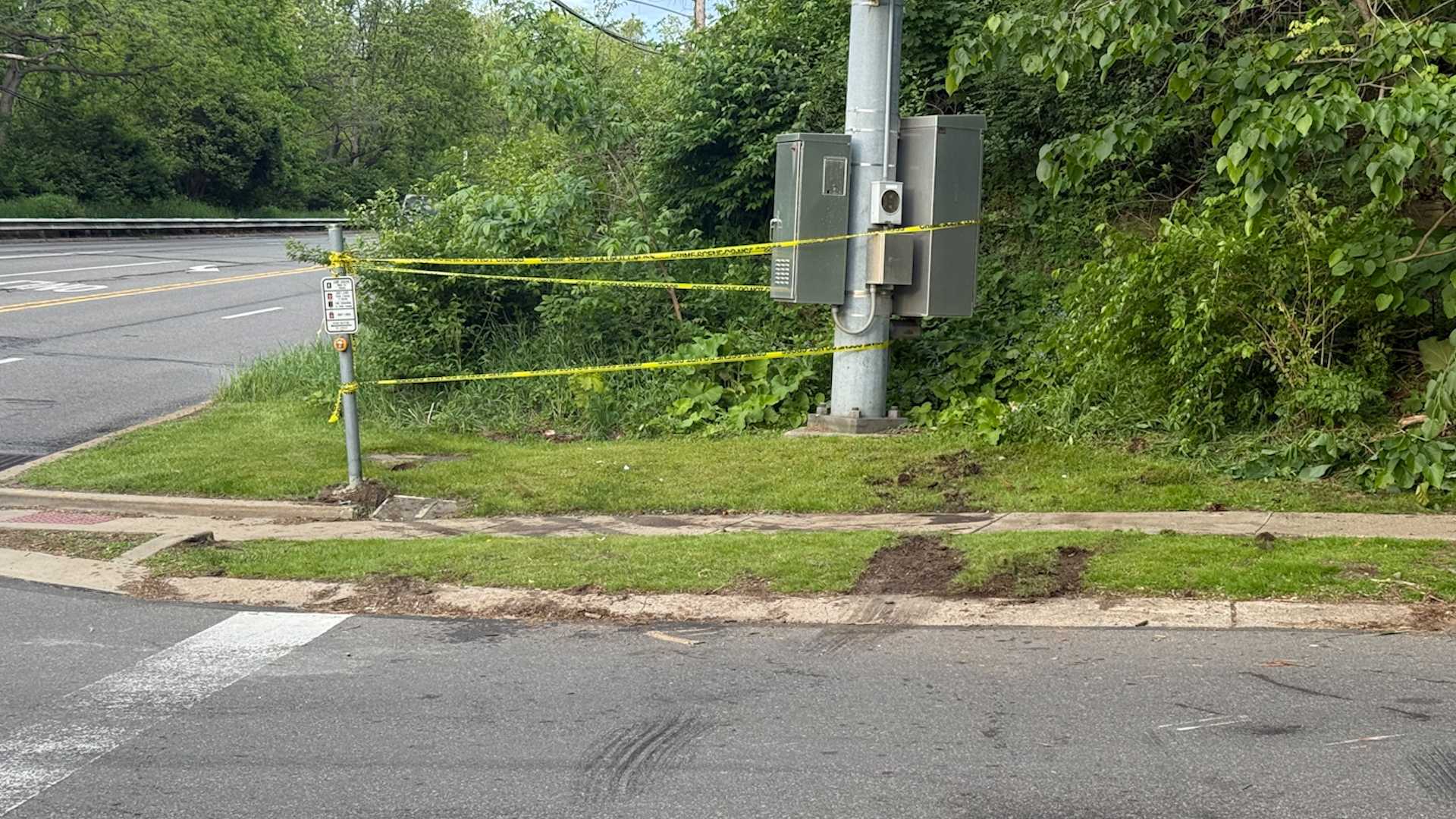 Mt. Lebanon crash sends 3 to hospital