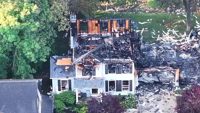 Houses destroyed after natural gas explosion in northeast Ohio