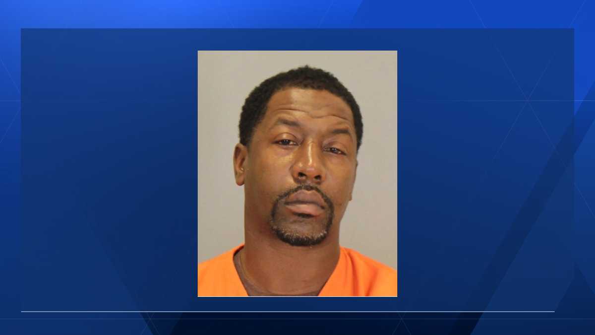 Omaha man taken into custody after woman shot in foot, police say