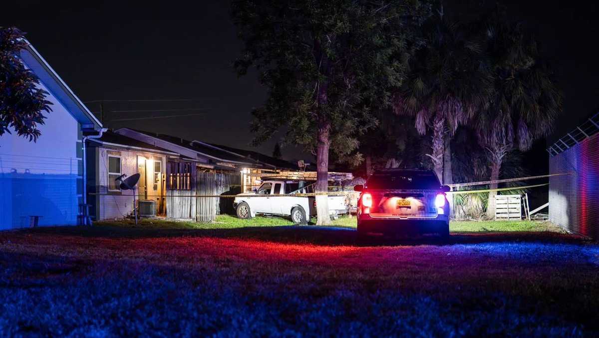 Collier County detectives are currently investigating a fight that turned into a fatal stabbing incident, leaving one person with serious injuries.