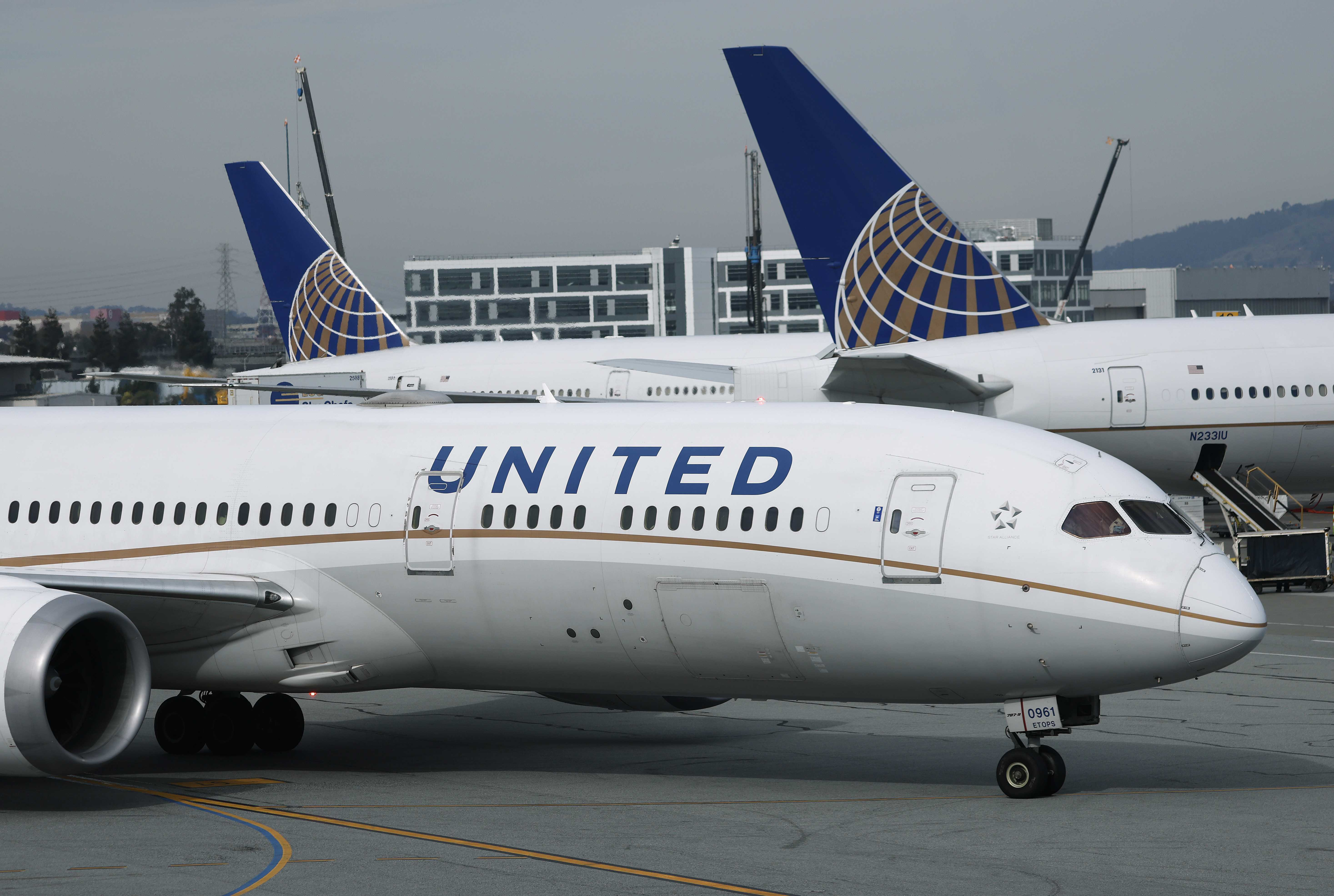 Flight returns to gate after passenger boards with fake boarding pass, authorities say