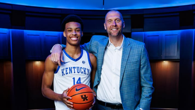 Top-ranked high school recruit Ryan Hampton commits to the University of Kentucky