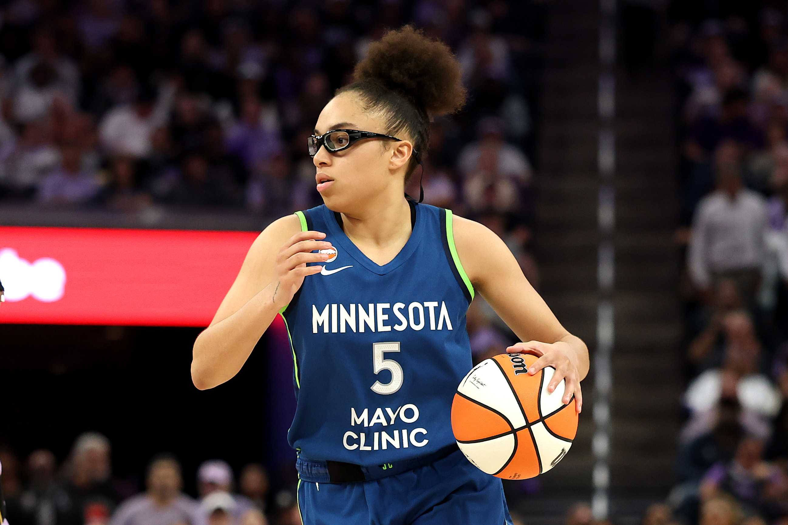 Olivia Miles breaks Caitlin Clark's WNBA rookie points record by scoring 770th point