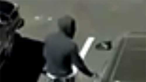 Deputies searching for suspects who broke into multiple vehicles