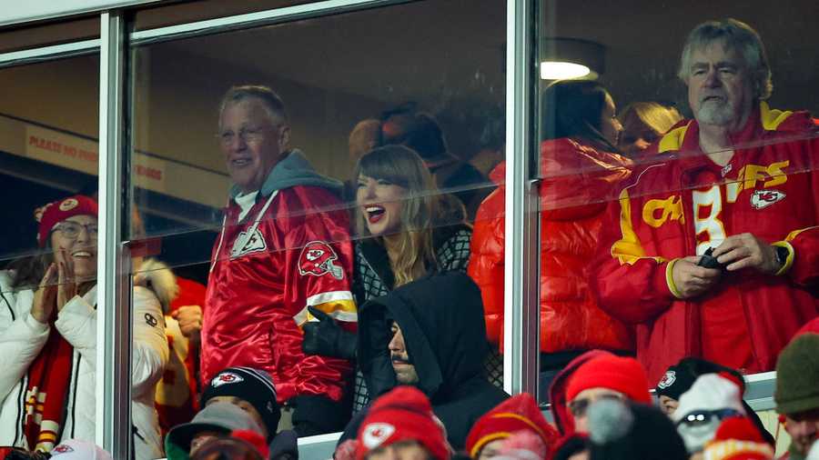 Taylor Swift and Travis Kelce gallery