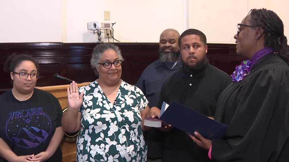 Former council member Natashia Ross takes office as Steelton mayor