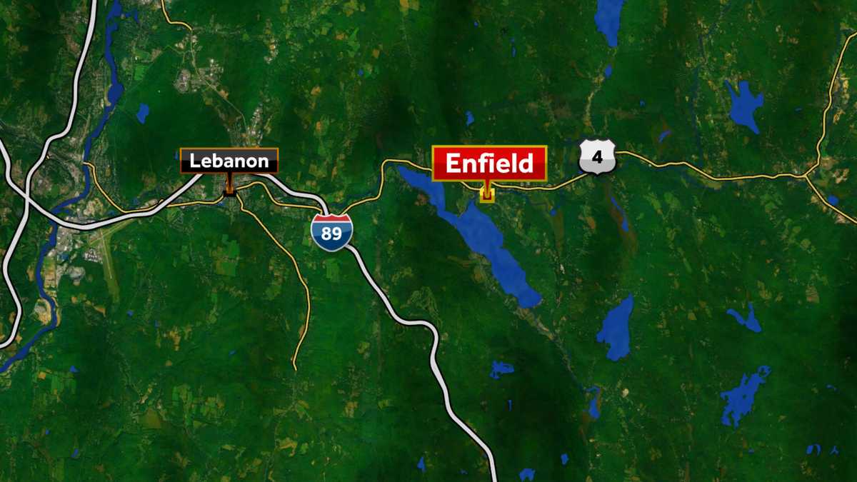 Lane of I-89 North in Enfield closed after driver injured in tow truck crash