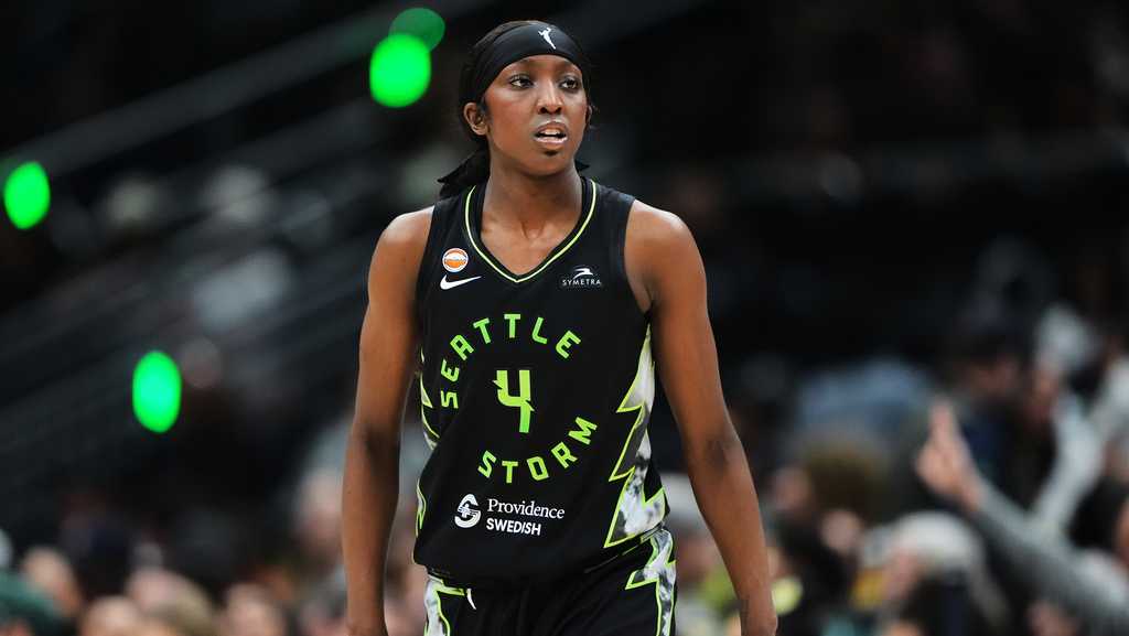 One-on-one with Flau'jae Johnson ahead of Seattle Storm game on WJCL 22